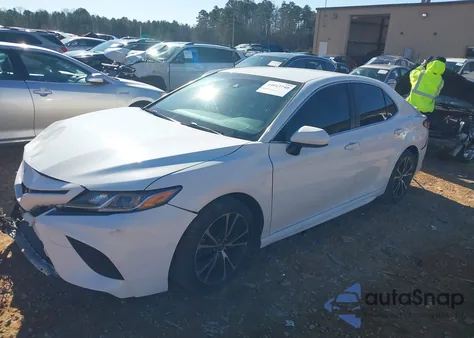 2018 Toyota Camry Se z USA, uszkodzony, nr VIN JTNB11HK4J3033788